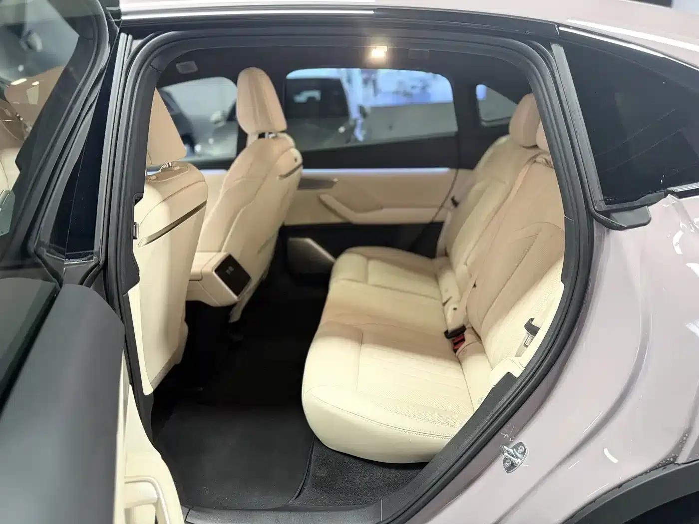 L60 2025 Model 60kWh Four-Wheel Drive — миниатюра 10