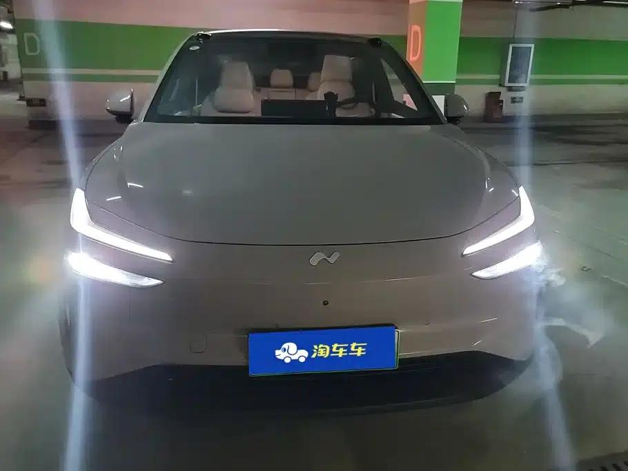L60 2025 Model 60kWh Violet Limited Edition — миниатюра 2