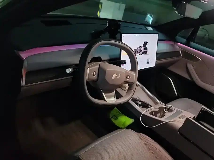 L60 2025 Model 60kWh Violet Limited Edition — миниатюра 12