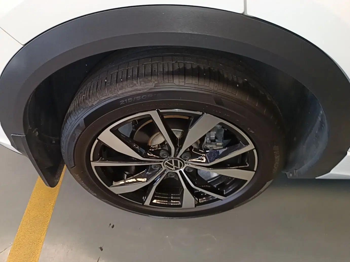 Volkswagen T-ROC 2024 300TSI DSG Two-Wheel-Drive Chen Guang Edition — миниатюра 11