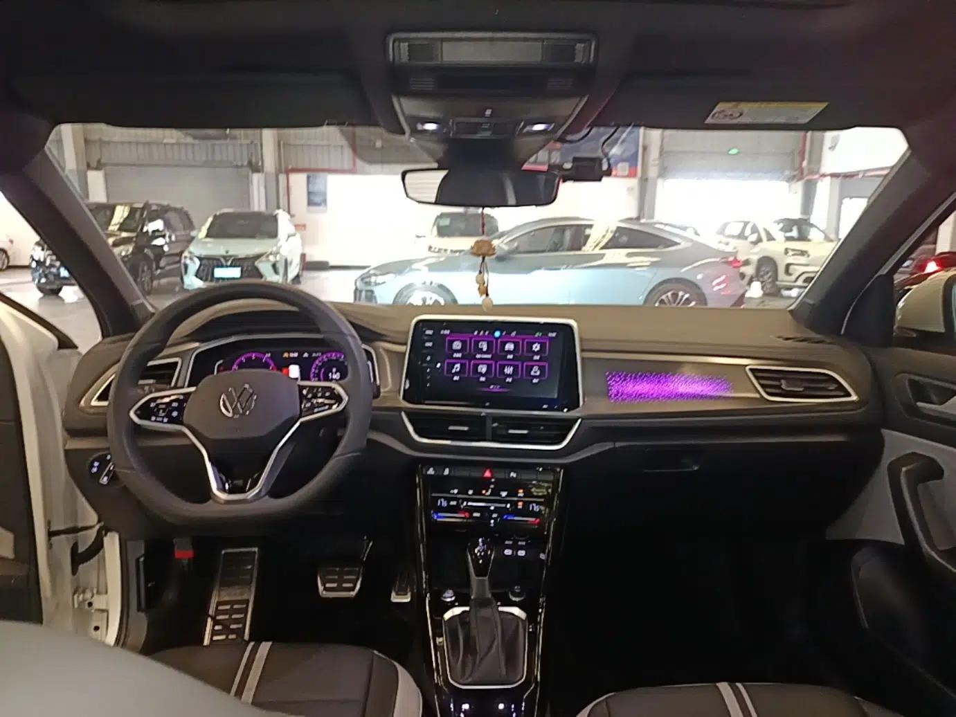 Volkswagen T-ROC 2024 300TSI DSG Two-Wheel-Drive Chen Guang Edition — миниатюра 12