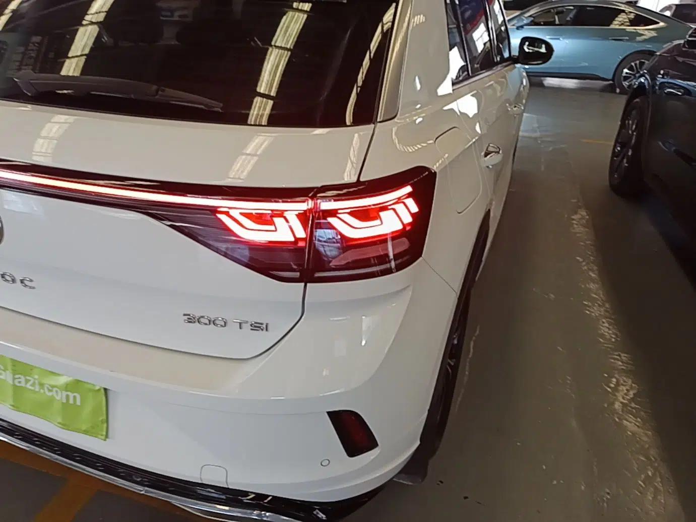 Volkswagen T-ROC 2024 300TSI DSG Two-Wheel-Drive Chen Guang Edition — миниатюра 9