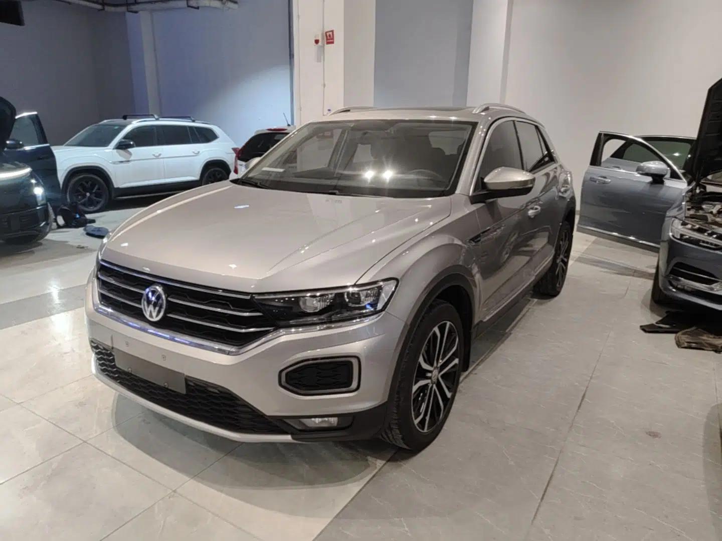 Volkswagen T-ROC 2020 280TSI DSG Two-Wheel Drive Comfort Version — миниатюра 1