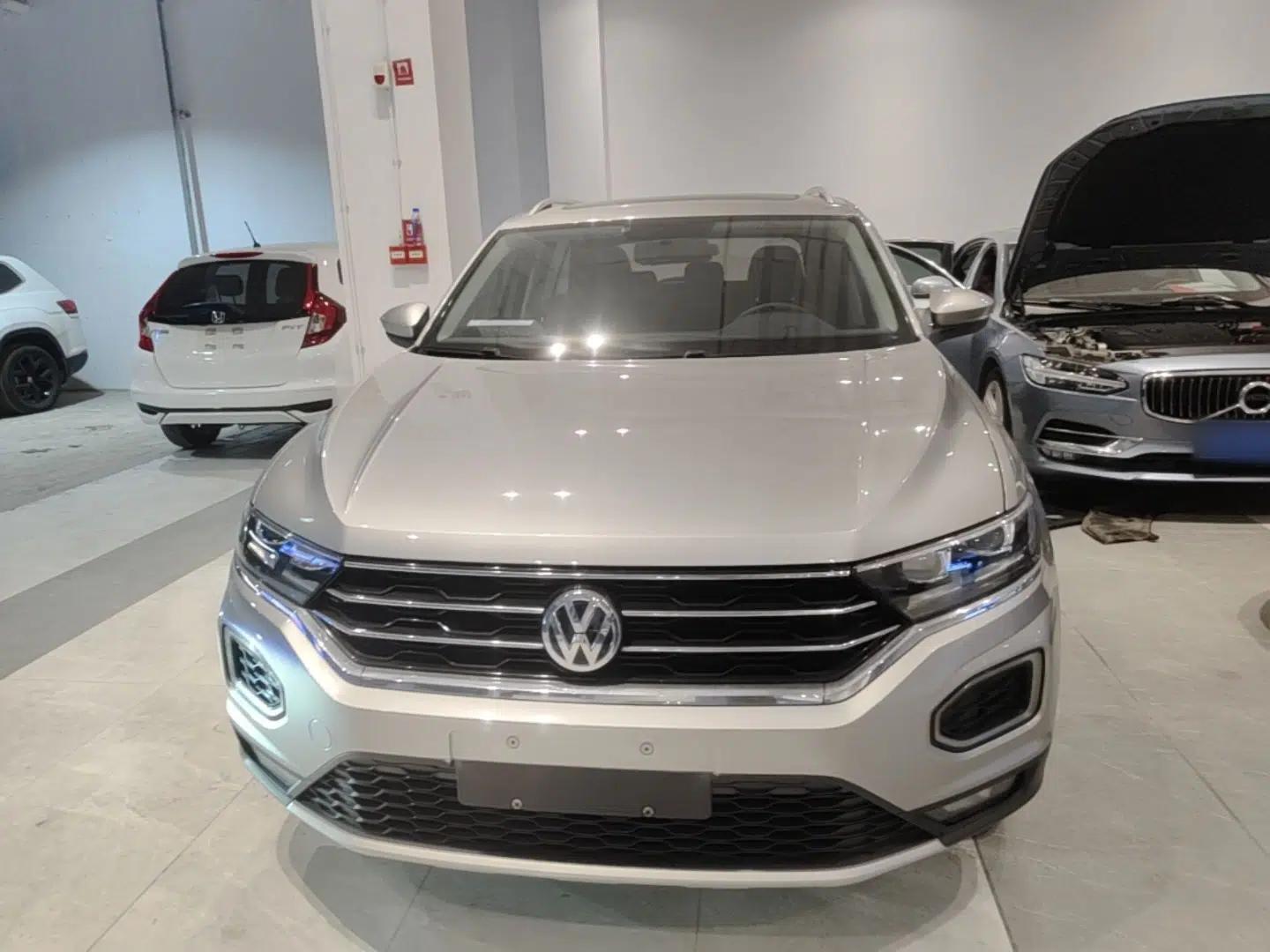 Volkswagen T-ROC 2020 280TSI DSG Two-Wheel Drive Comfort Version — миниатюра 2