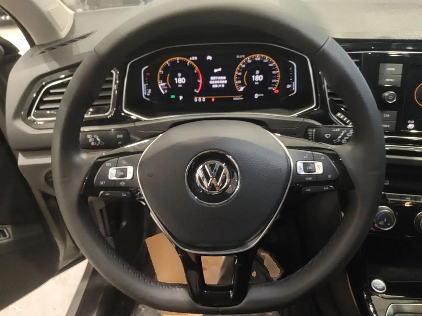 Volkswagen T-ROC 2020 280TSI DSG Two-Wheel Drive Comfort Version — миниатюра 13