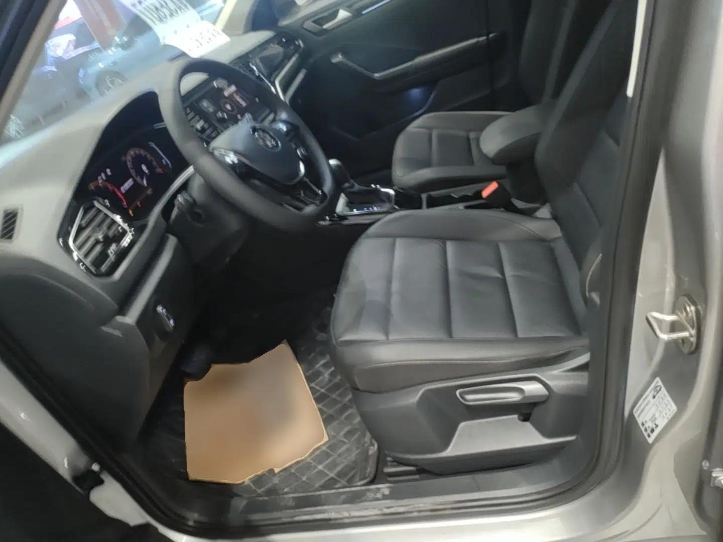 Volkswagen T-ROC 2020 280TSI DSG Two-Wheel Drive Comfort Version — миниатюра 17