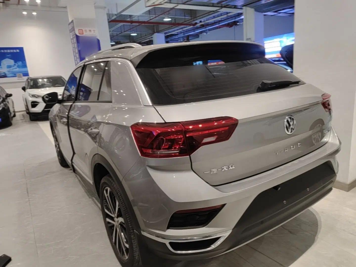 Volkswagen T-ROC 2020 280TSI DSG Two-Wheel Drive Comfort Version — миниатюра 4