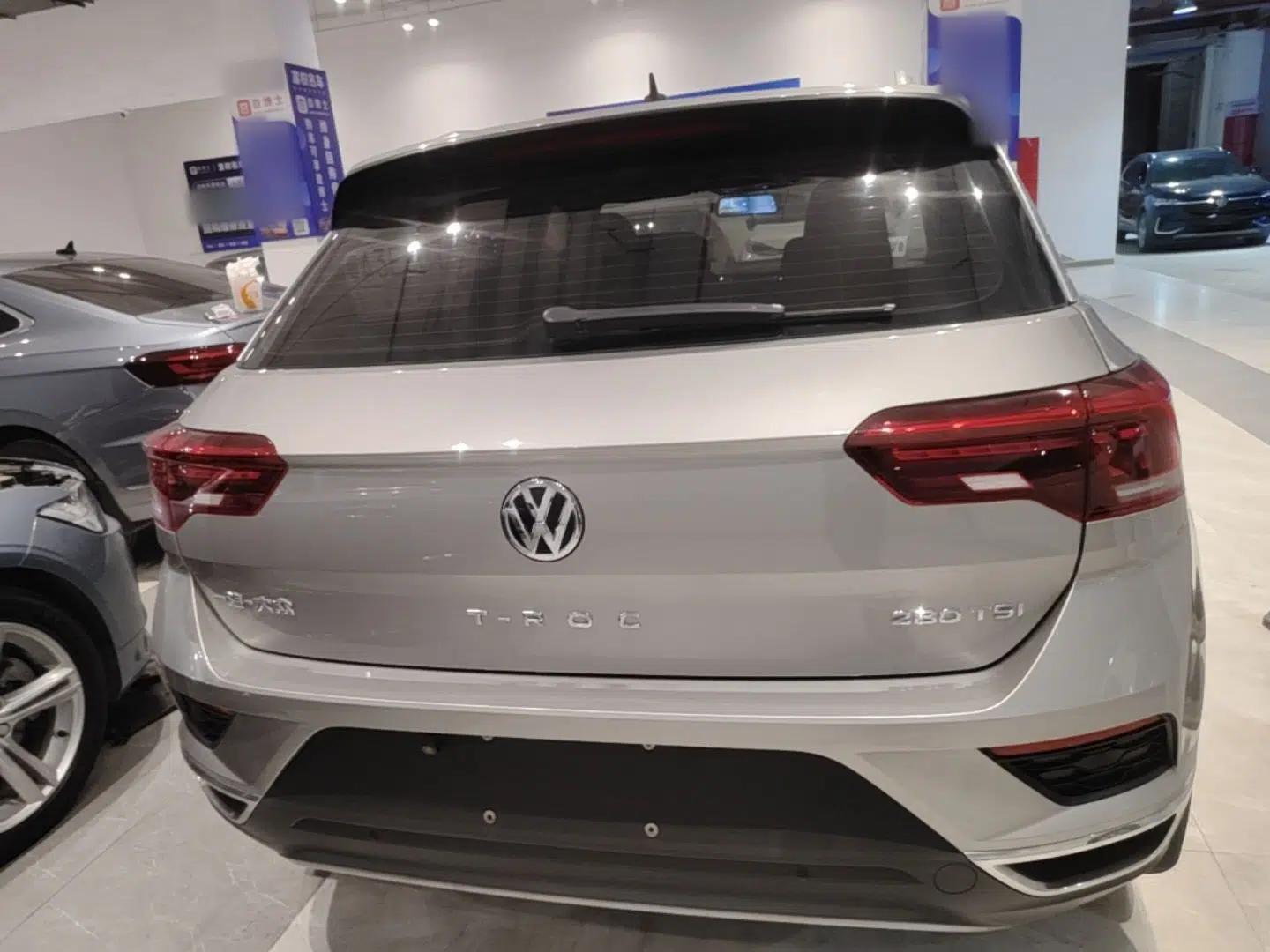 Volkswagen T-ROC 2020 280TSI DSG Two-Wheel Drive Comfort Version — миниатюра 5