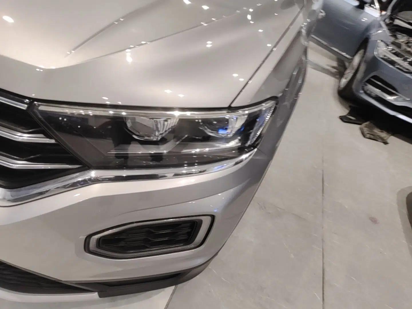 Volkswagen T-ROC 2020 280TSI DSG Two-Wheel Drive Comfort Version — миниатюра 8