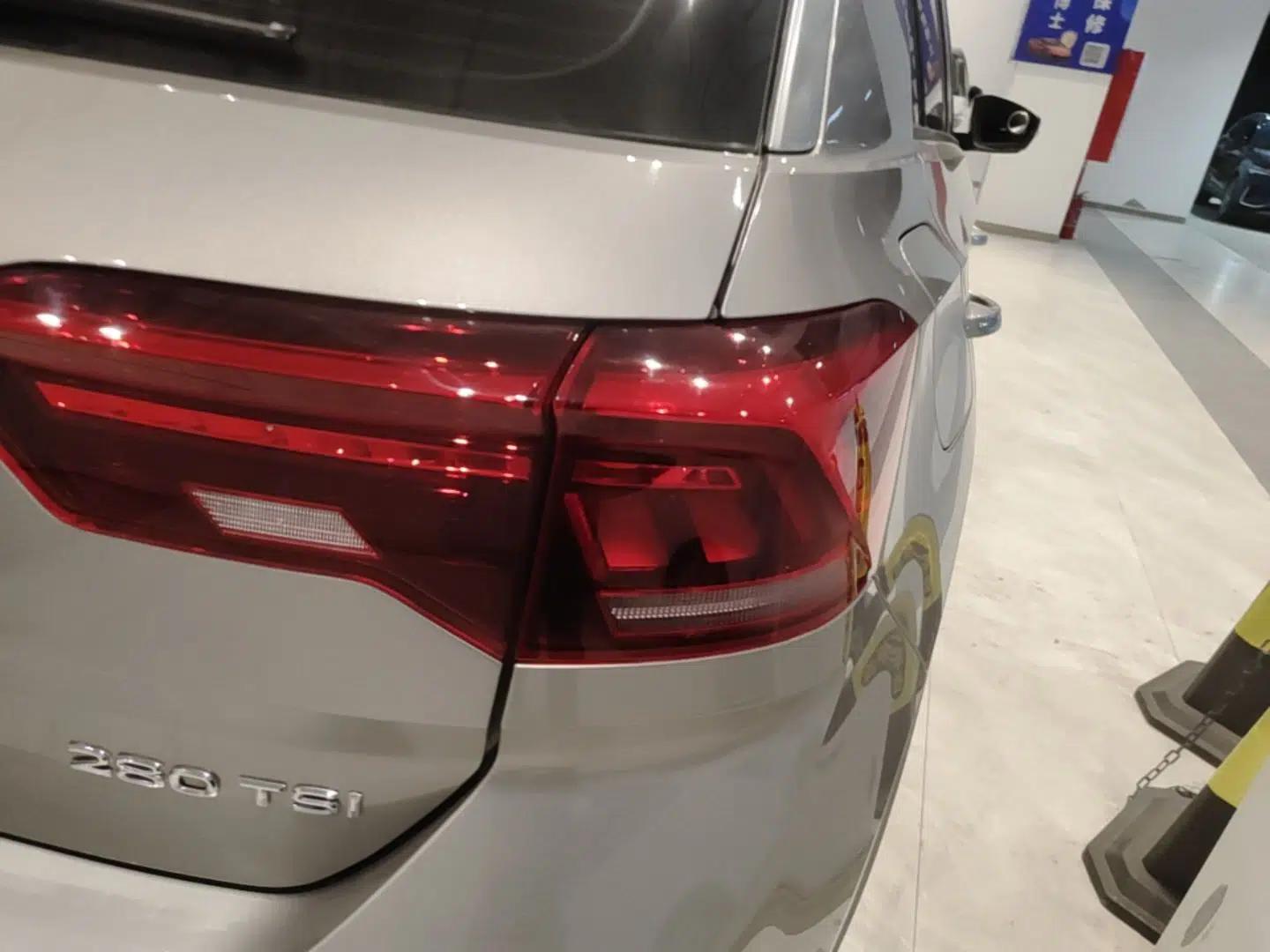 Volkswagen T-ROC 2020 280TSI DSG Two-Wheel Drive Comfort Version — миниатюра 9