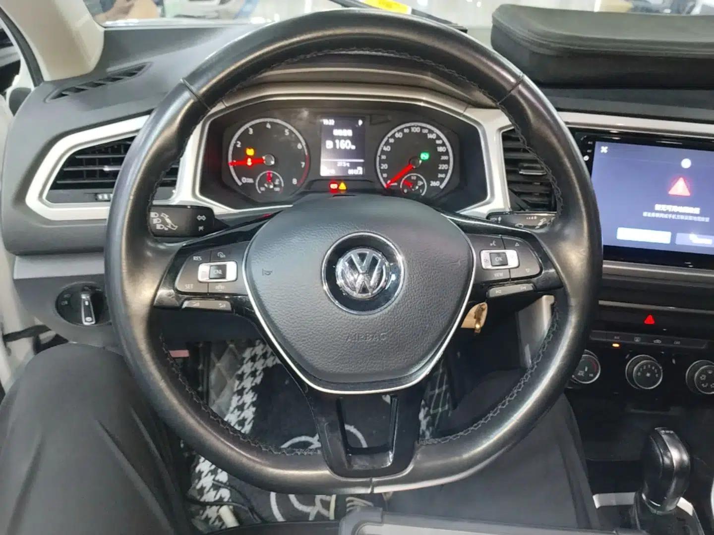 Volkswagen T-ROC 2020 280TSI DSG Two-Wheel-Drive Elite Version — миниатюра 13