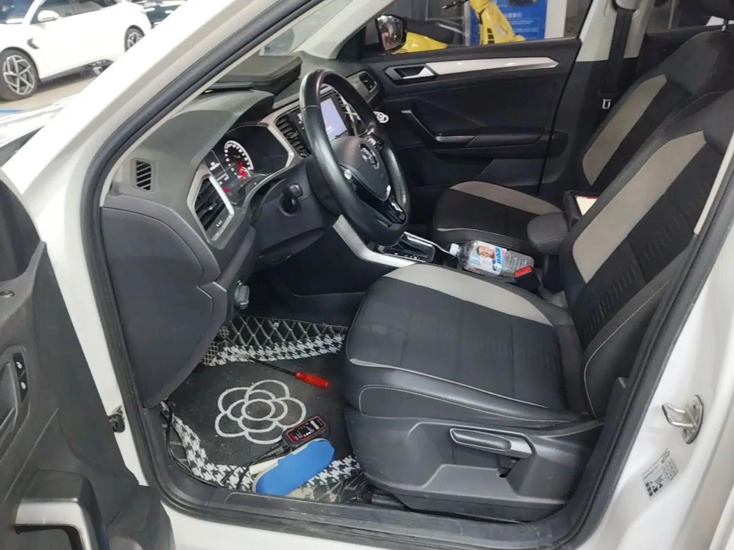 Volkswagen T-ROC 2020 280TSI DSG Two-Wheel-Drive Elite Version — миниатюра 17