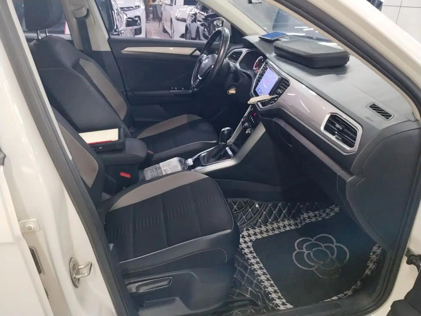 Volkswagen T-ROC 2020 280TSI DSG Two-Wheel-Drive Elite Version — миниатюра 19