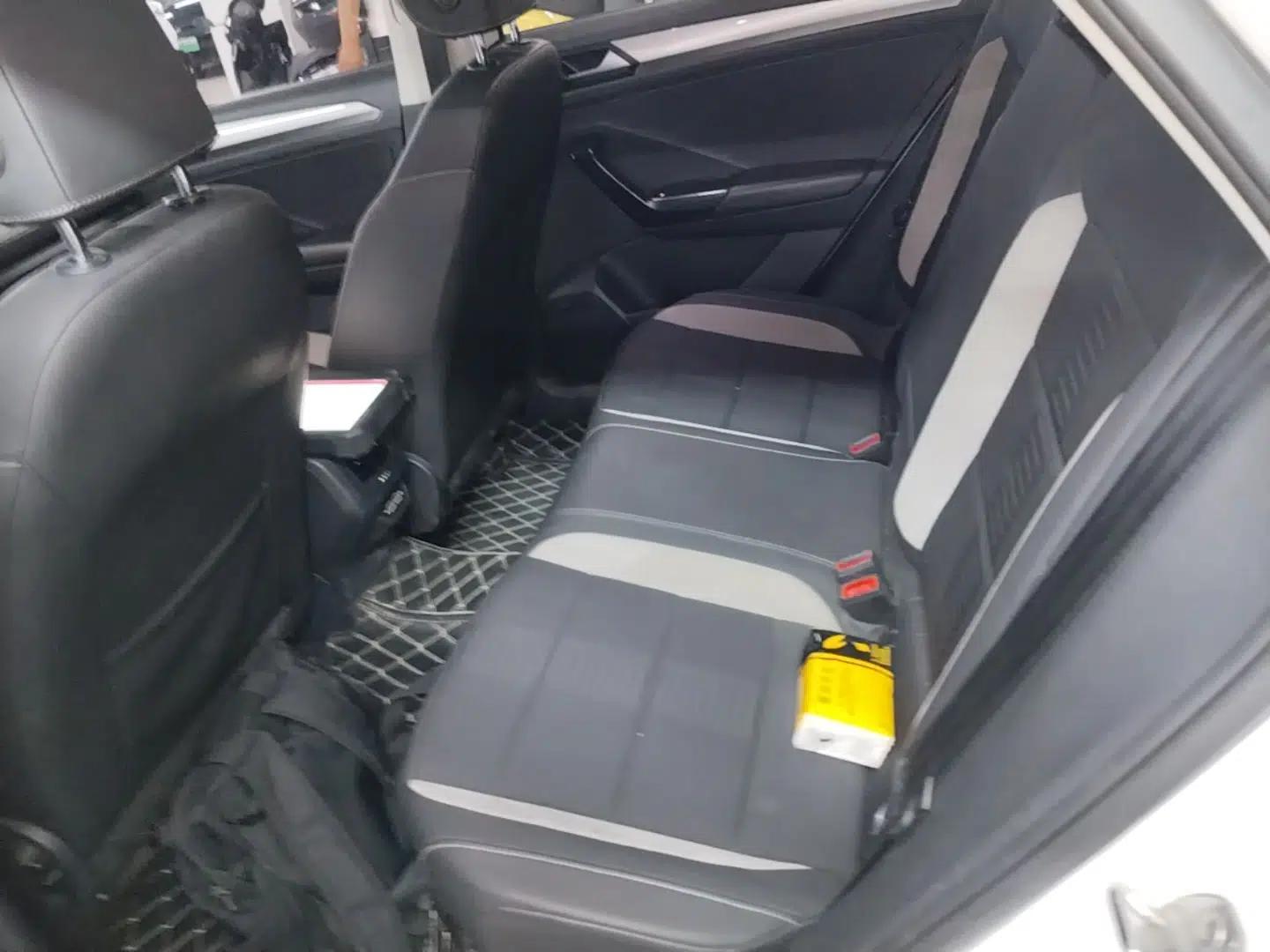 Volkswagen T-ROC 2020 280TSI DSG Two-Wheel-Drive Elite Version — миниатюра 20