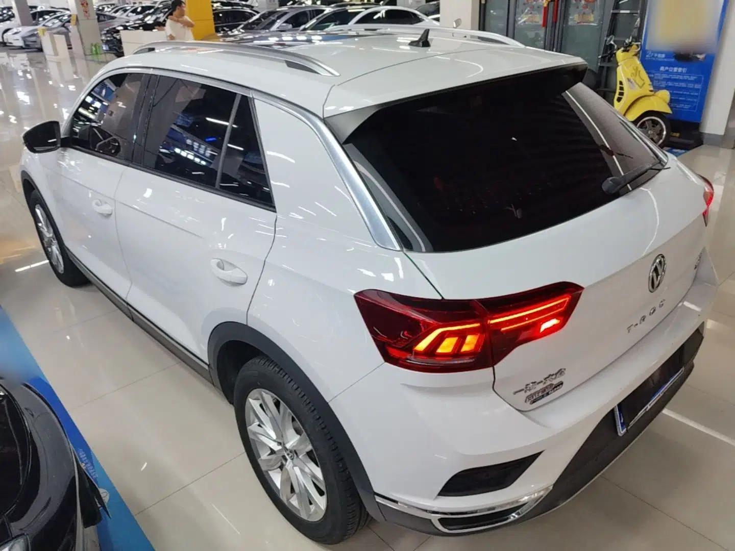 Volkswagen T-ROC 2020 280TSI DSG Two-Wheel-Drive Elite Version — миниатюра 4