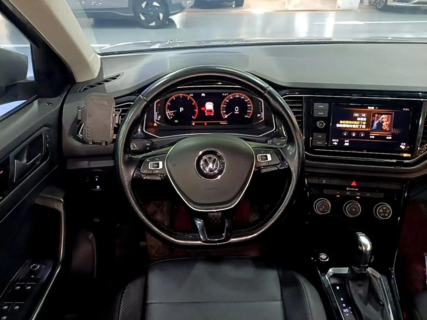 Volkswagen T-ROC 2020 280TSI DSG Two-Wheel Drive Comfort Version — миниатюра 13