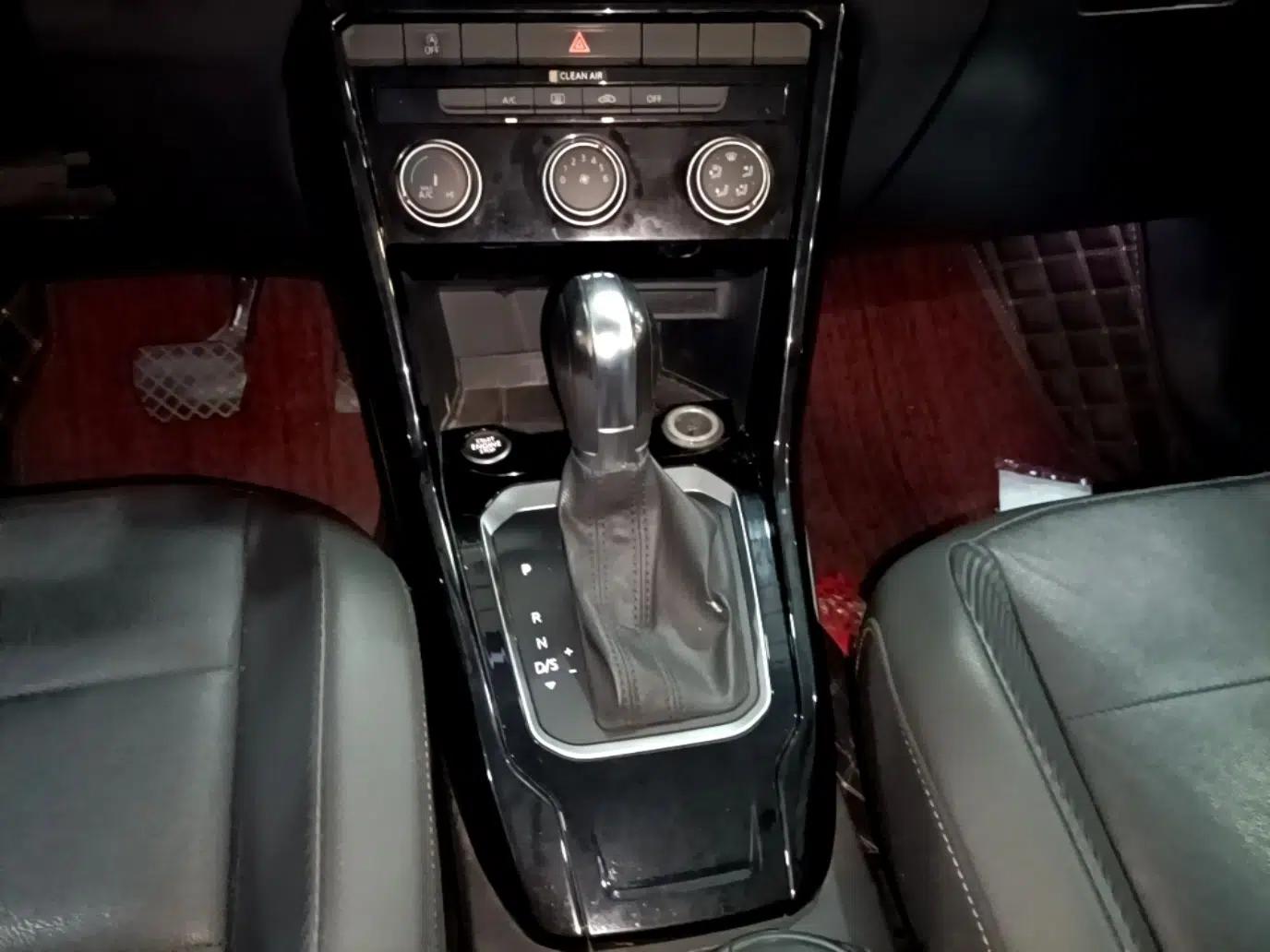 Volkswagen T-ROC 2020 280TSI DSG Two-Wheel Drive Comfort Version — миниатюра 16