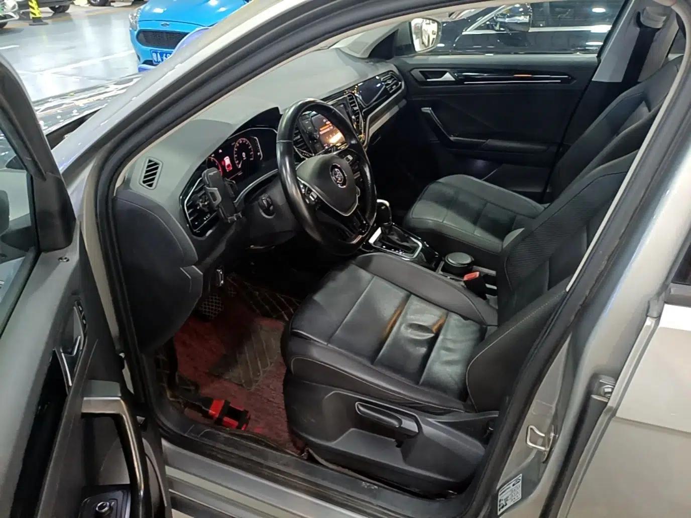 Volkswagen T-ROC 2020 280TSI DSG Two-Wheel Drive Comfort Version — миниатюра 18