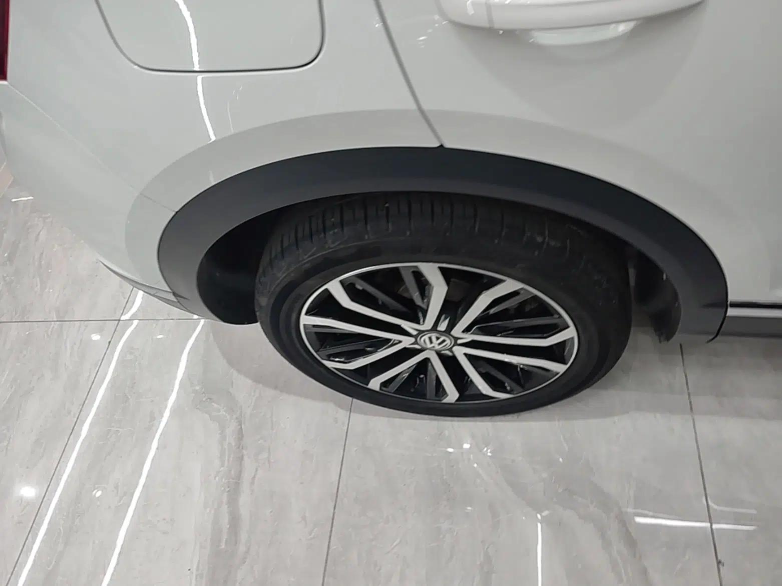 Volkswagen T-ROC 2020 280TSI DSG Two-Wheel Drive Comfort Version — миниатюра 11