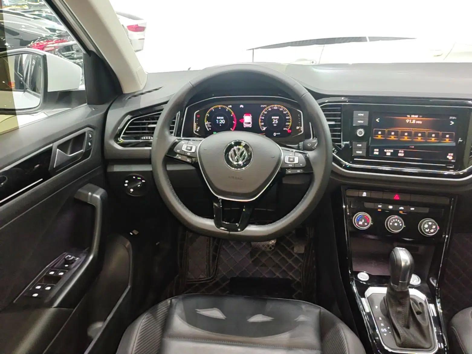 Volkswagen T-ROC 2020 280TSI DSG Two-Wheel Drive Comfort Version — миниатюра 13