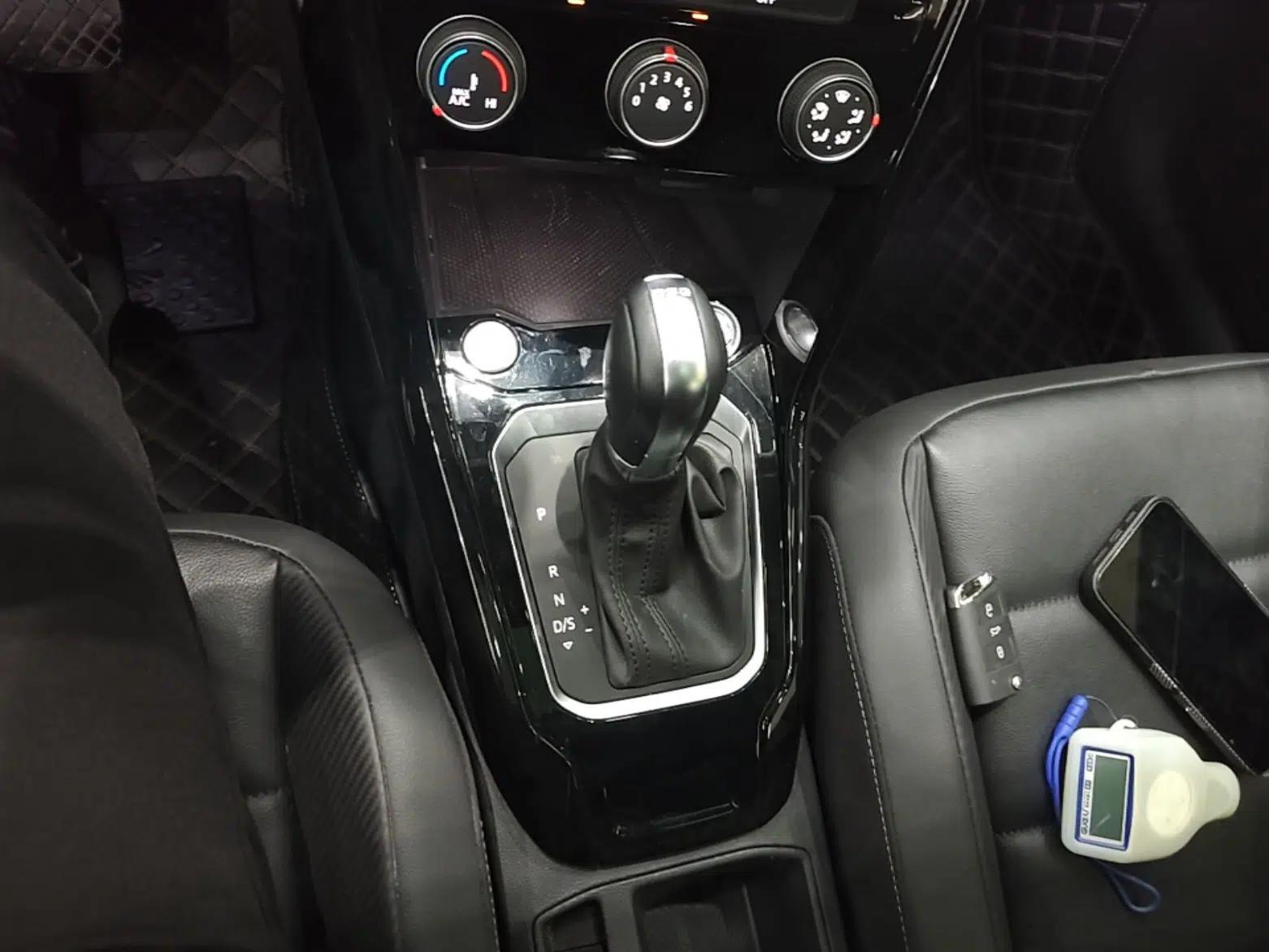 Volkswagen T-ROC 2020 280TSI DSG Two-Wheel Drive Comfort Version — миниатюра 16