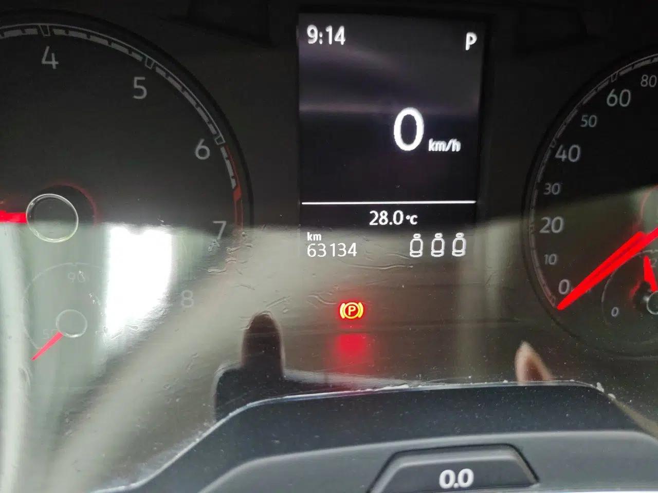 Volkswagen T-ROC 2020 230TSI DSG Two-Wheel Drive Advanced Version — миниатюра 12