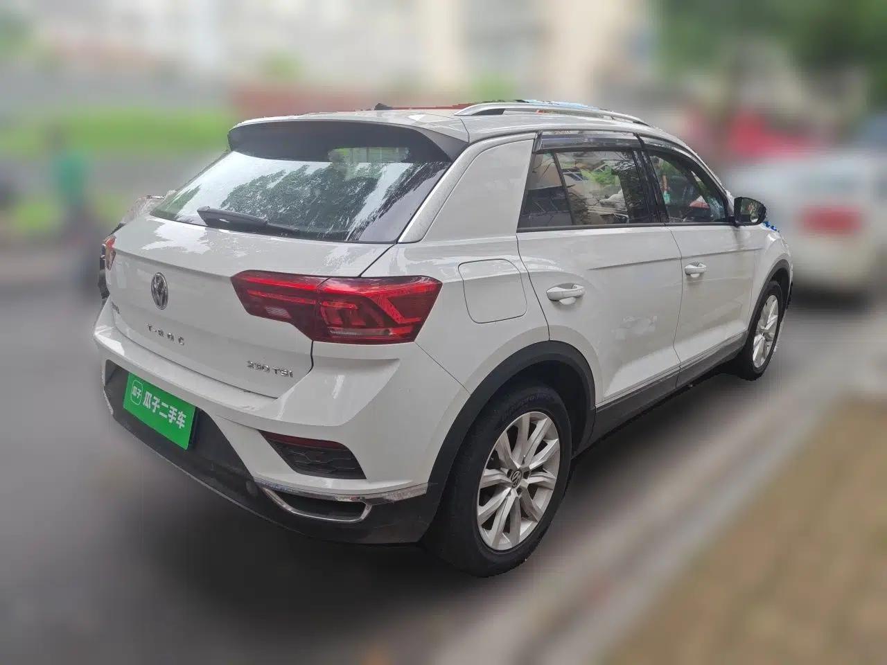 Volkswagen T-ROC 2020 230TSI DSG Two-Wheel Drive Advanced Version — миниатюра 6