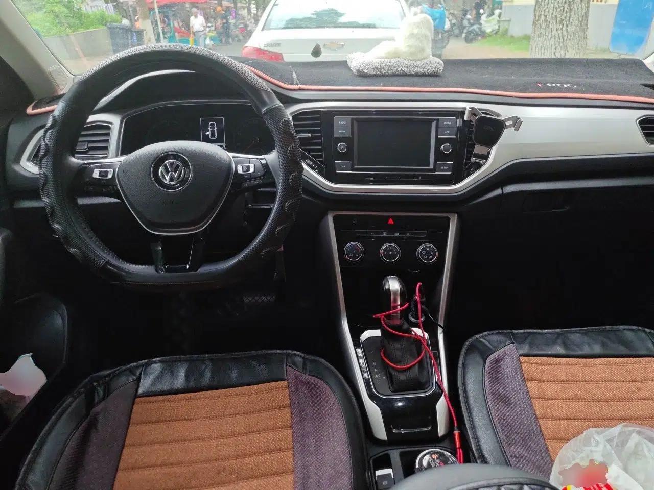 Volkswagen T-ROC 2020 230TSI DSG Two-Wheel Drive Advanced Version — миниатюра 9