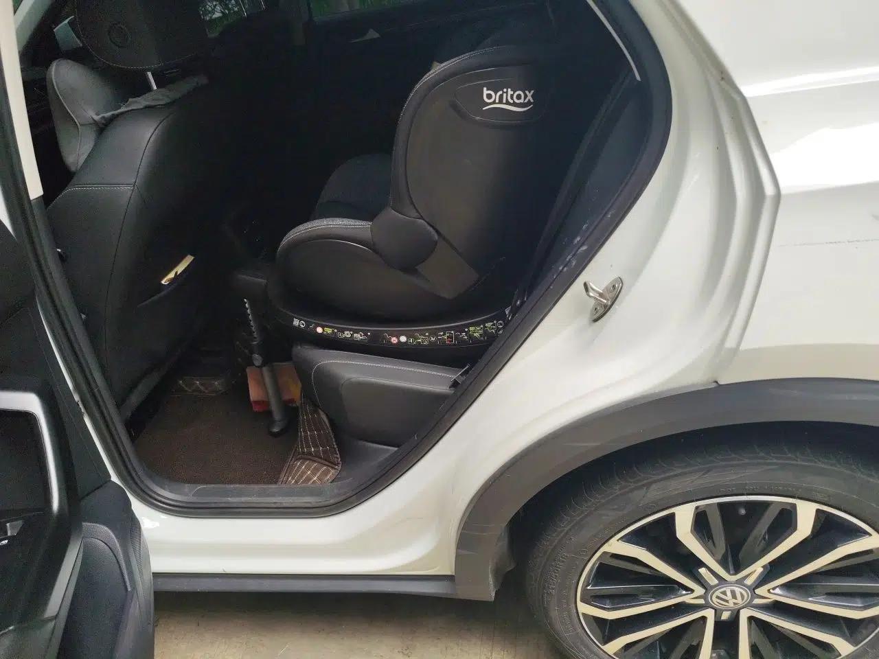 Volkswagen T-ROC 2020 280TSI DSG Two-Wheel-Drive Luxury Version — миниатюра 17