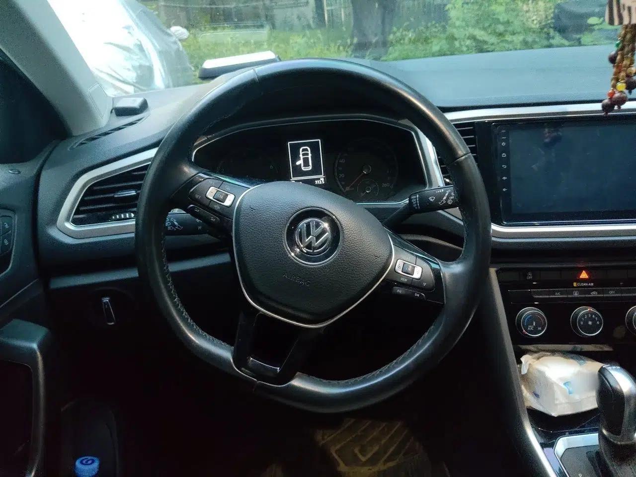 Volkswagen T-ROC 2019 230TSI DSG Two-Wheel-Drive Advanced Version China VI Standard — миниатюра 10