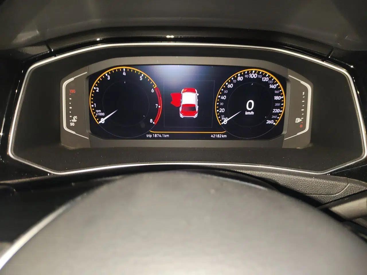 Volkswagen T-ROC 2020 280TSI DSG Two-Wheel Drive Comfort Version — миниатюра 11