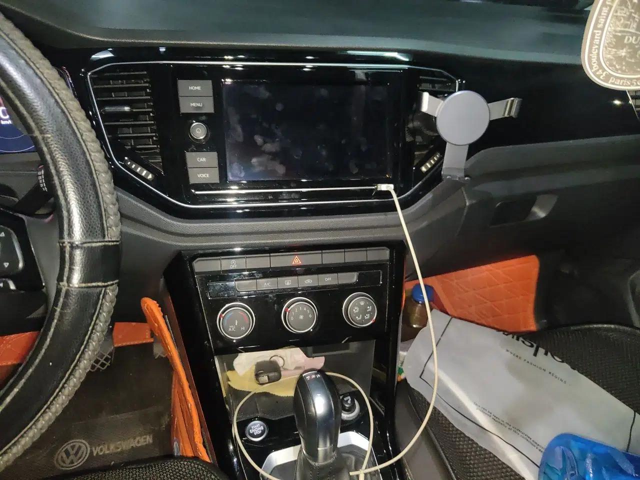 Volkswagen T-ROC 2020 280TSI DSG Two-Wheel Drive Comfort Version — миниатюра 13