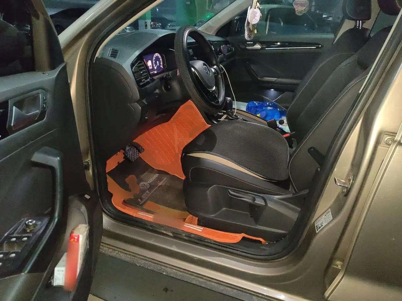 Volkswagen T-ROC 2020 280TSI DSG Two-Wheel Drive Comfort Version — миниатюра 16