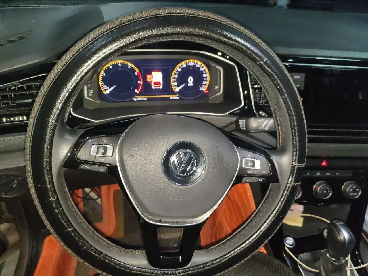 Volkswagen T-ROC 2020 280TSI DSG Two-Wheel Drive Comfort Version — миниатюра 10