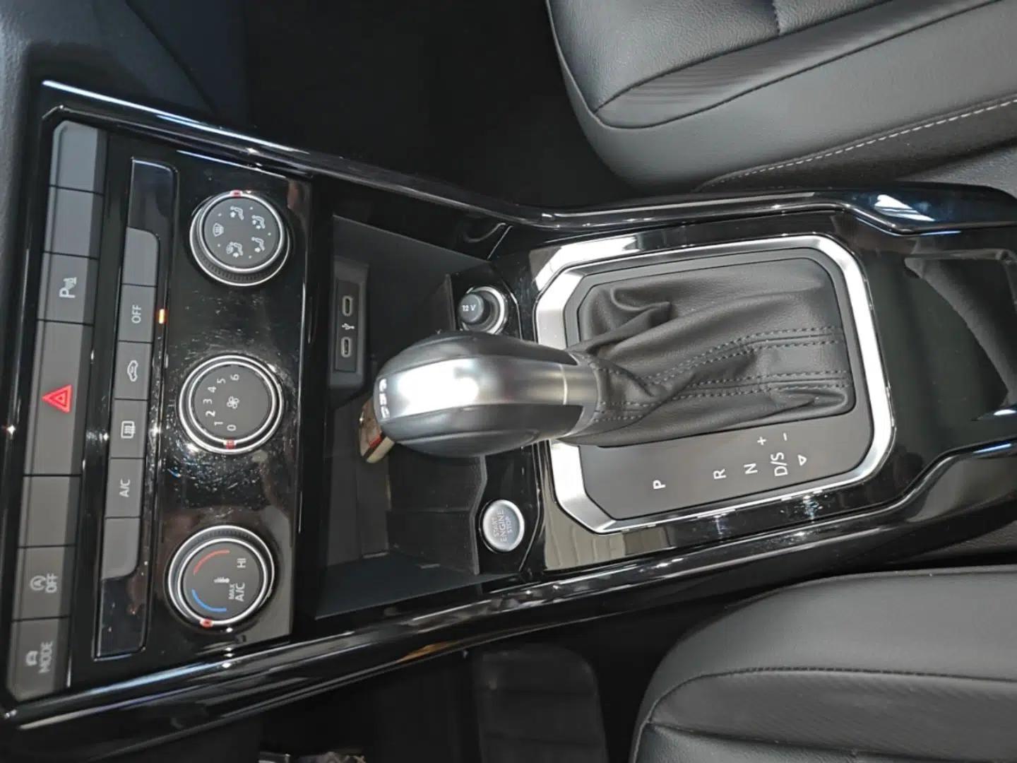 Volkswagen T-ROC 2022 280TSI DSG Two-Wheel Drive Elite PLUS — миниатюра 16