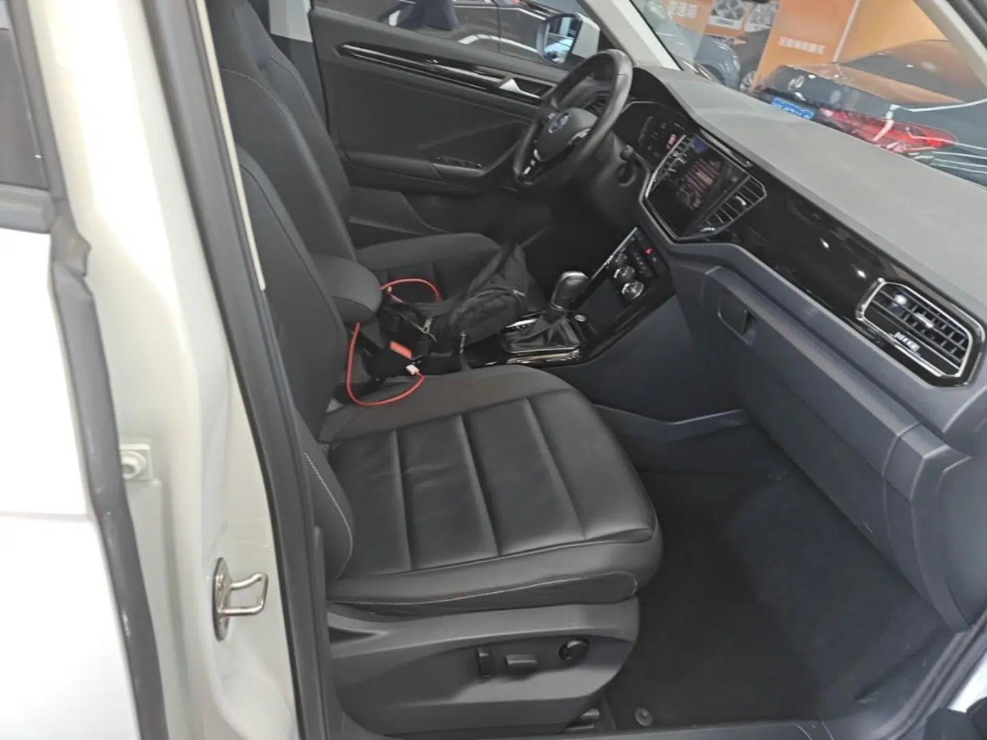 Volkswagen T-ROC 2022 280TSI DSG Two-Wheel Drive Elite PLUS — миниатюра 19