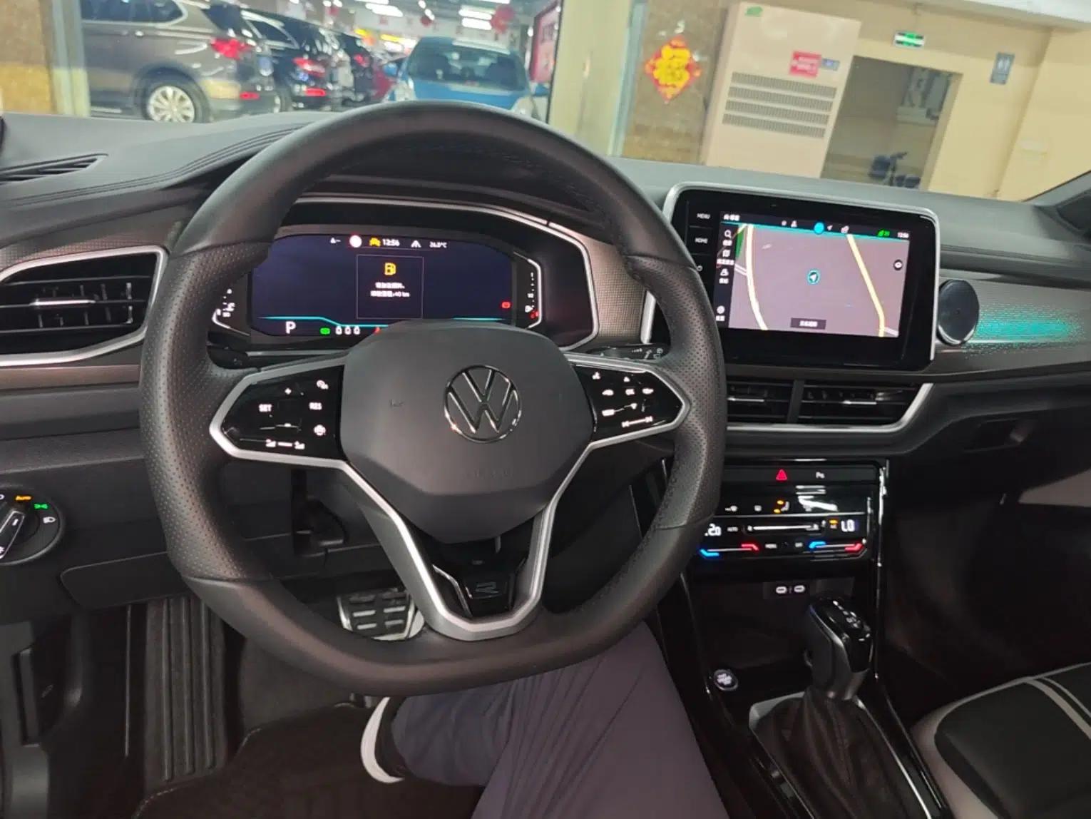 Volkswagen T-ROC 2024 300TSI DSG Two-Wheel-Drive Chen Guang Edition — миниатюра 12