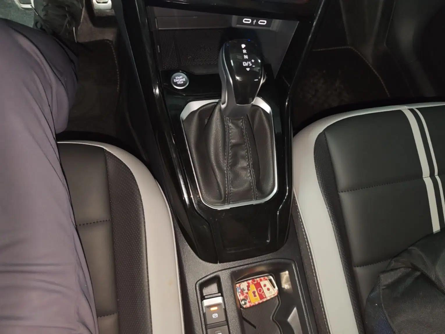 Volkswagen T-ROC 2024 300TSI DSG Two-Wheel-Drive Chen Guang Edition — миниатюра 16