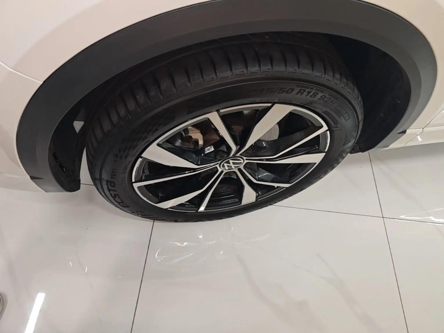 Volkswagen T-ROC 2024 300TSI DSG Two-Wheel-Drive Chen Guang Edition — миниатюра 10