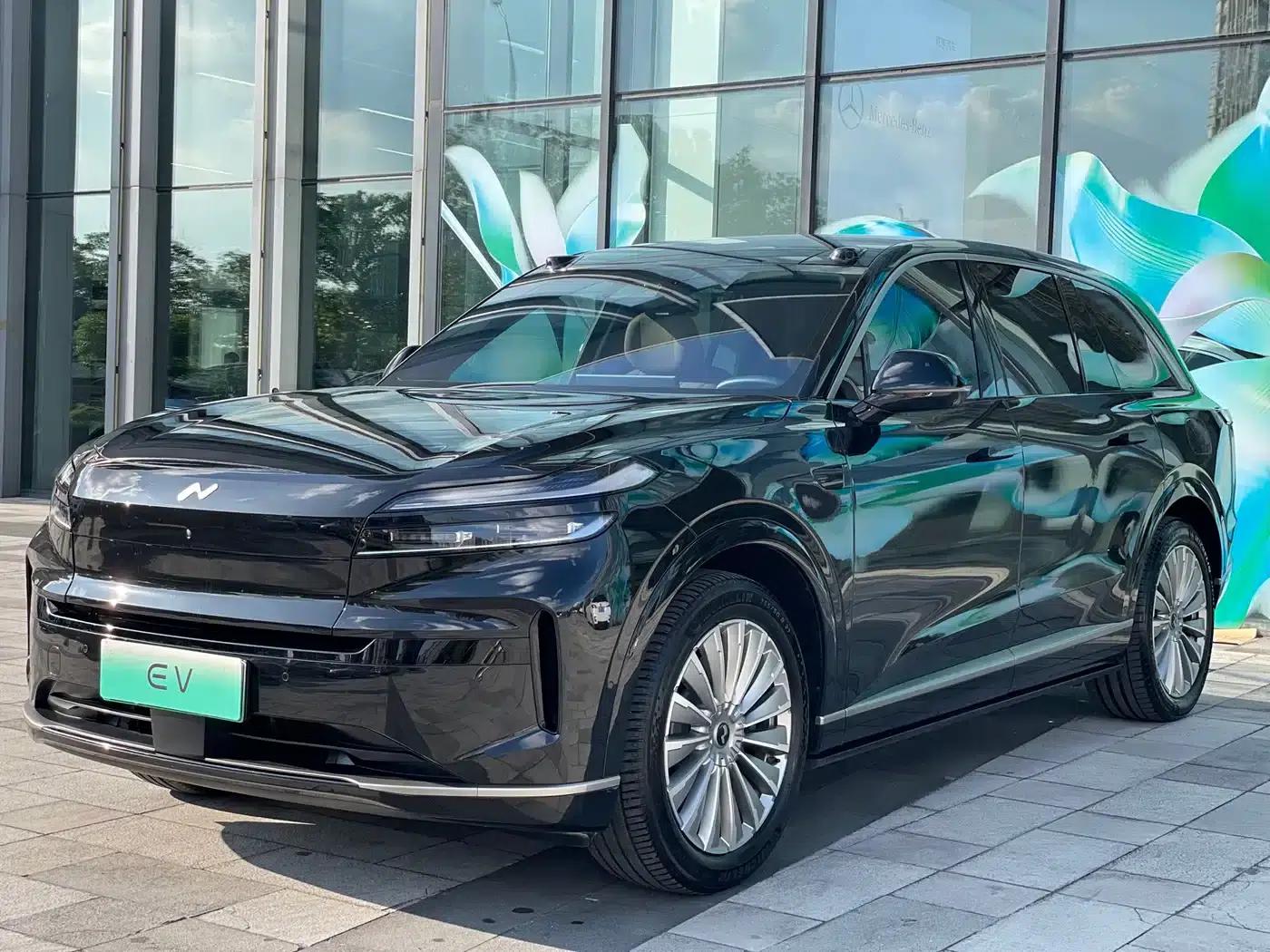2025 Chevrolet L90 Ultra 6-seater — миниатюра 1
