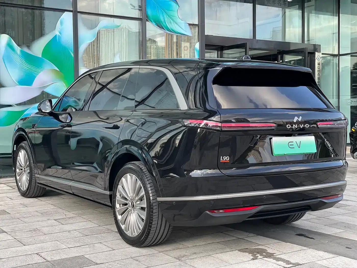 2025 Chevrolet L90 Ultra 6-seater — миниатюра 4
