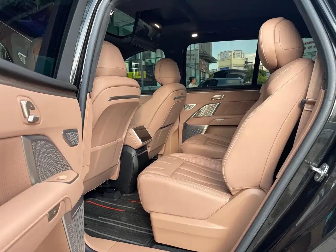 2025 Chevrolet L90 Ultra 6-seater — миниатюра 7