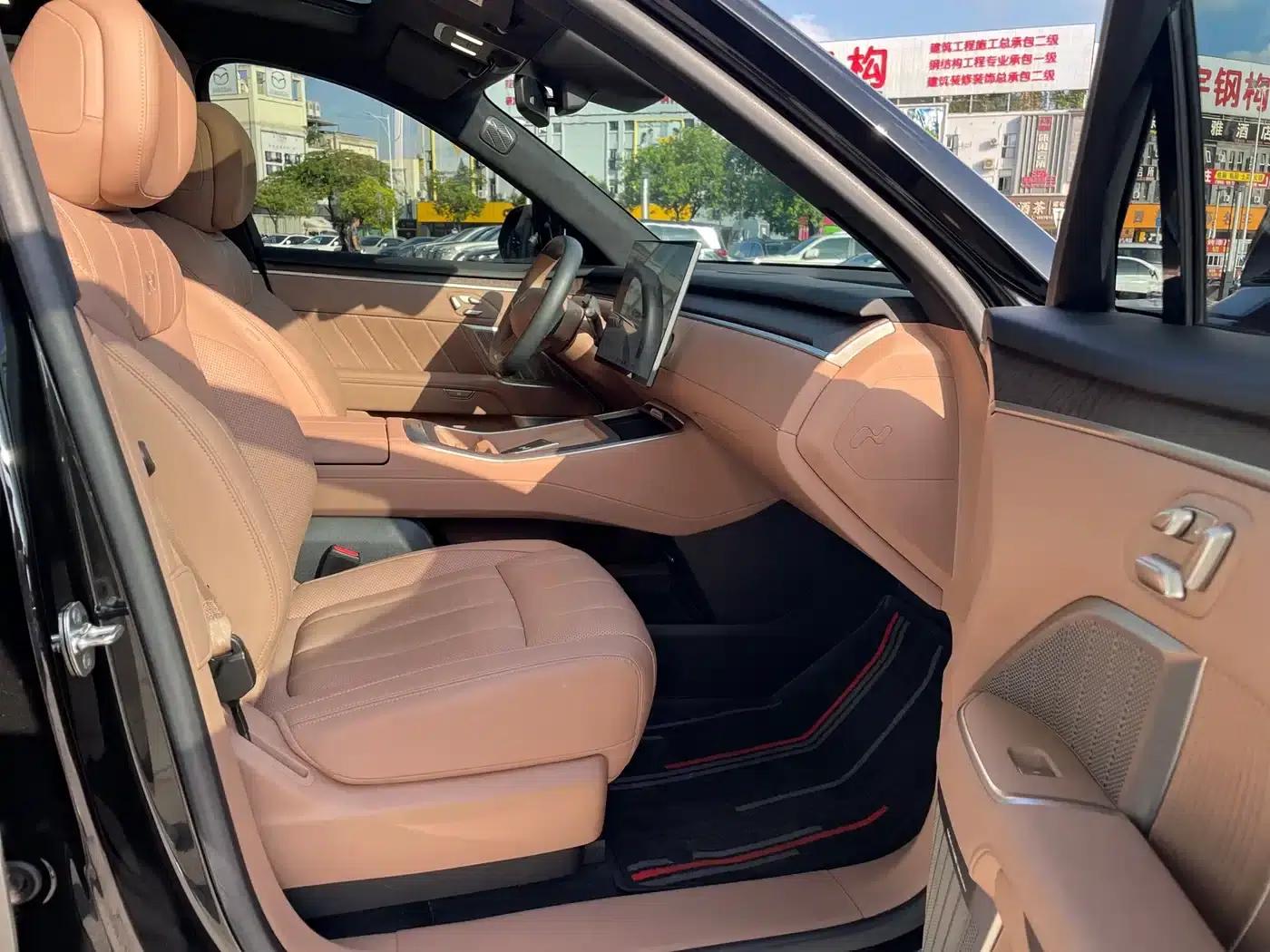 2025 Chevrolet L90 Ultra 6-seater — миниатюра 8