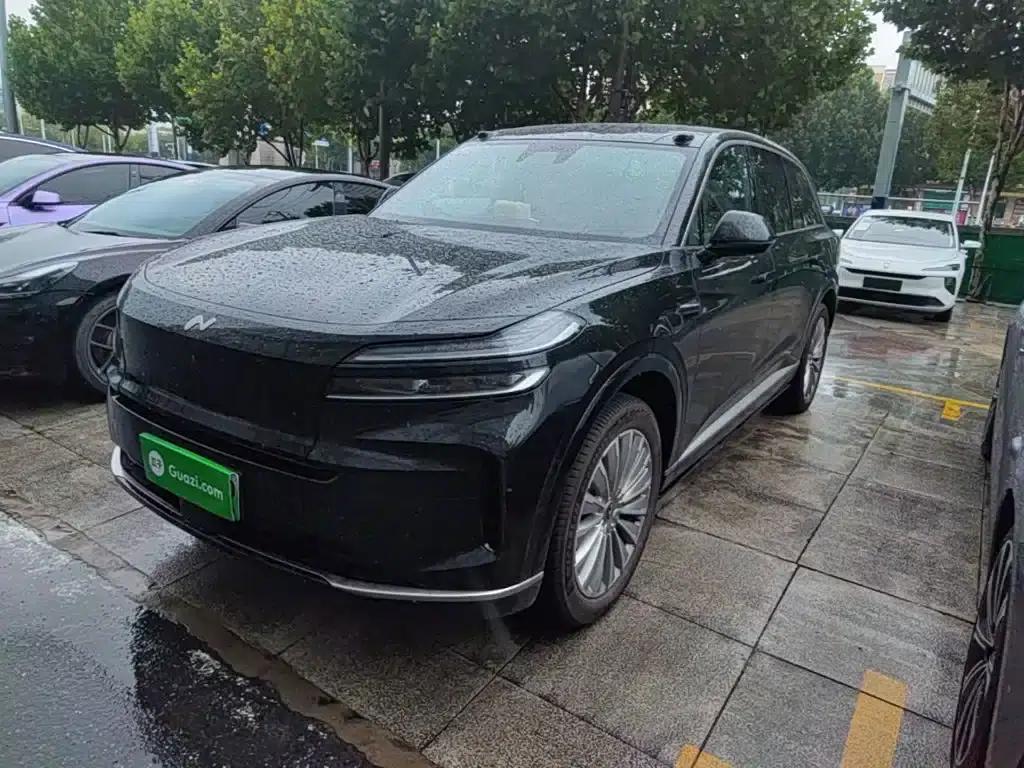 2025 Chevrolet L90 Ultra 6-seater — миниатюра 1