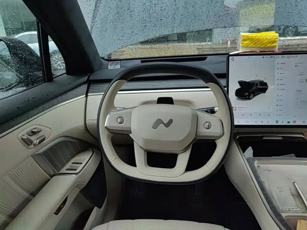 2025 Chevrolet L90 Ultra 6-seater — миниатюра 11