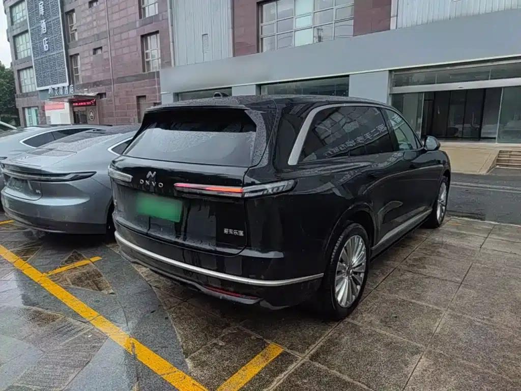 2025 Chevrolet L90 Ultra 6-seater — миниатюра 7