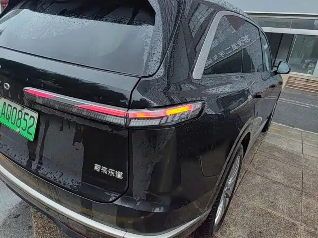 2025 Chevrolet L90 Ultra 6-seater — миниатюра 8
