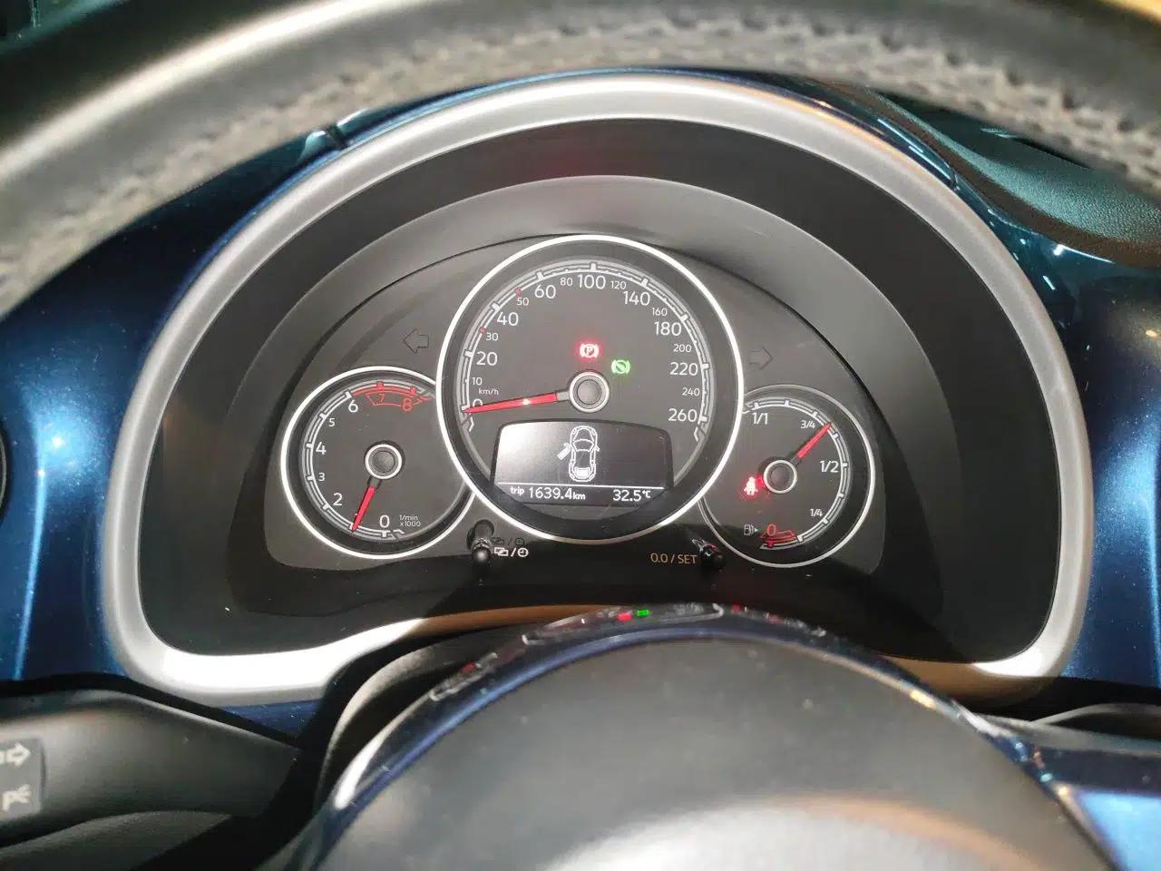 Volkswagen Beetle 2018 180TSI Yile Model — миниатюра 11