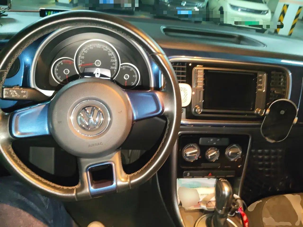Volkswagen Beetle 2018 180TSI Yile Model — миниатюра 9