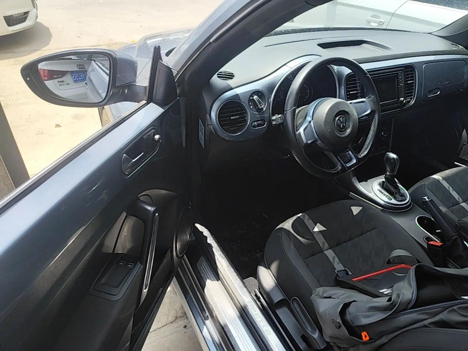 Volkswagen Beetle 2017 180TSI Yile Edition — миниатюра 18